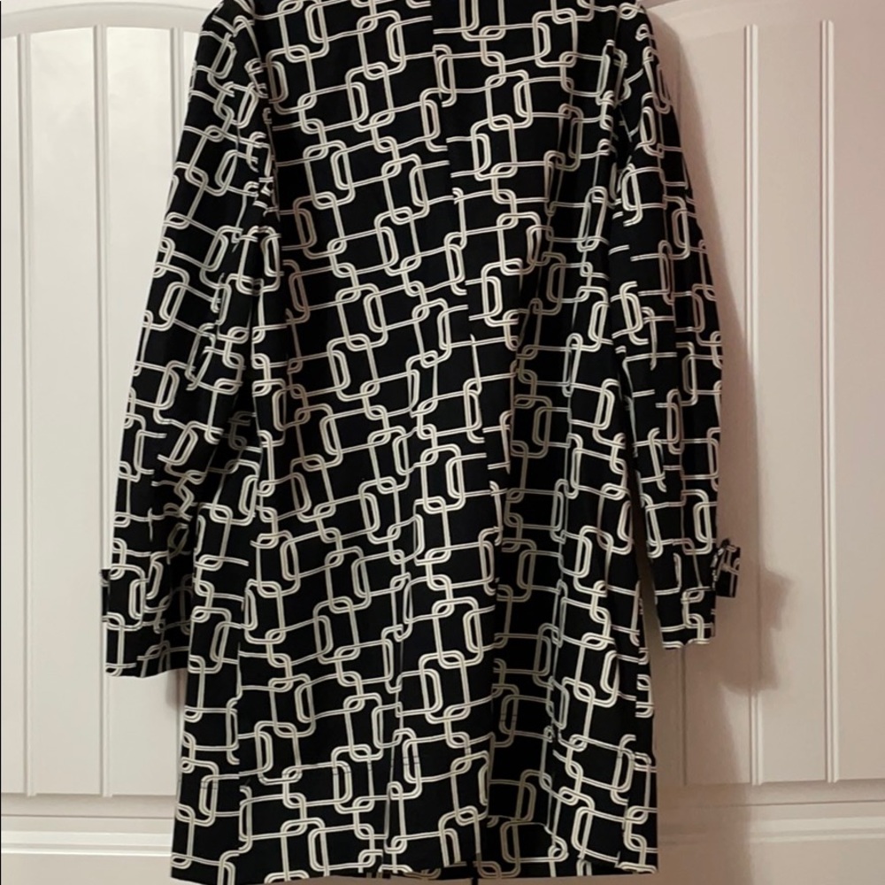 Black and white Coat - Picture 4 of 4